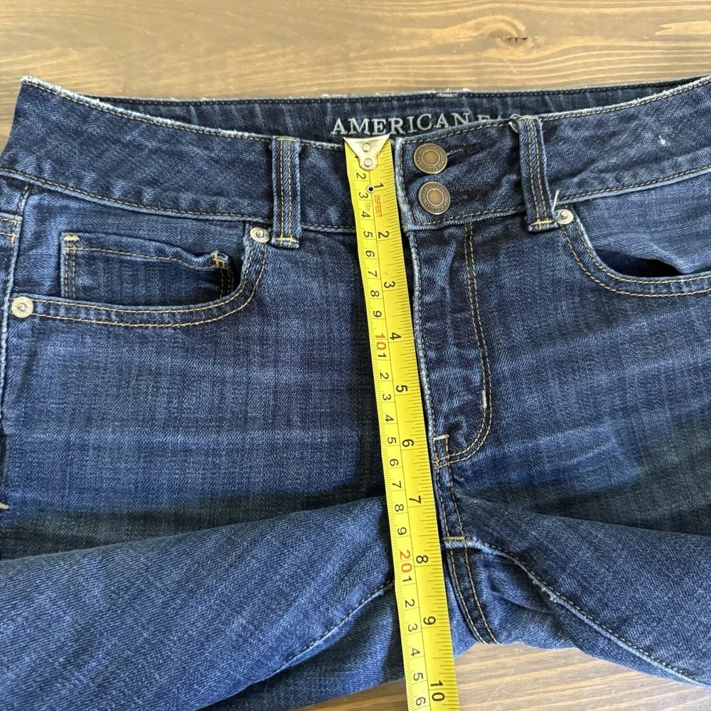 American Eagle Women's 6 Blue‎ Medium Wash Low Rise Artist Crop Stretch Jeans